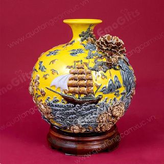 Bình hút lộc đắp nổi họa tiết