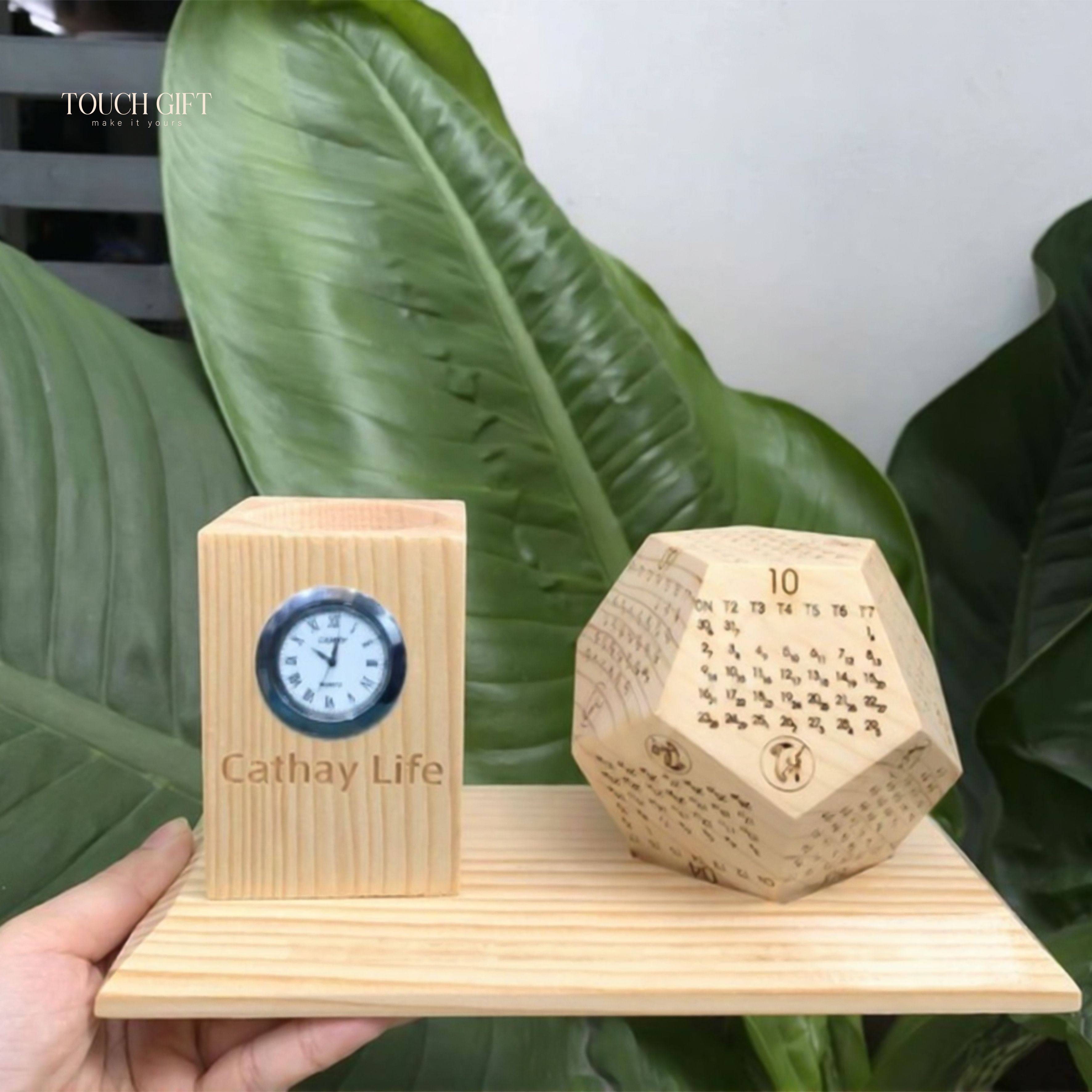 Lịch để bàn bằng gỗ 